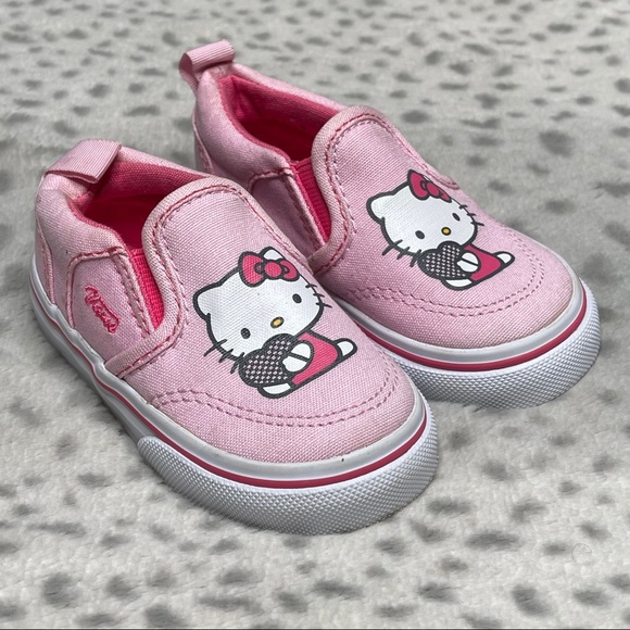Vans Other - Vans Hello Kitty Asher Slip On Skate Shoe Sneaker